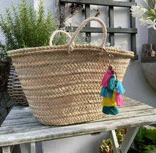 Load image into Gallery viewer, BASKET WITH TASSEL CHAIN